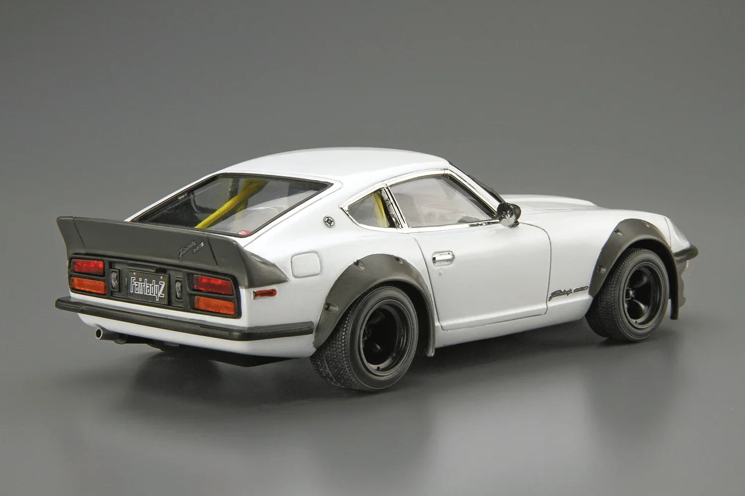 Aoshima 128 1975 Nissan S30 Fairlady Z Aero Custom Ver.2 1/24 Model Kit