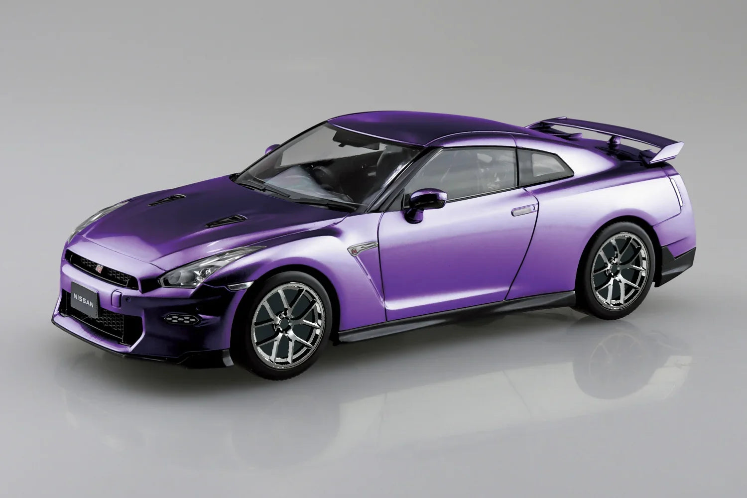 Aoshima 03CU-MP Nissan R35 Skyline GT-R Custom Wheel (Metallic Purple) Snap Kit 1/32 Model Kit