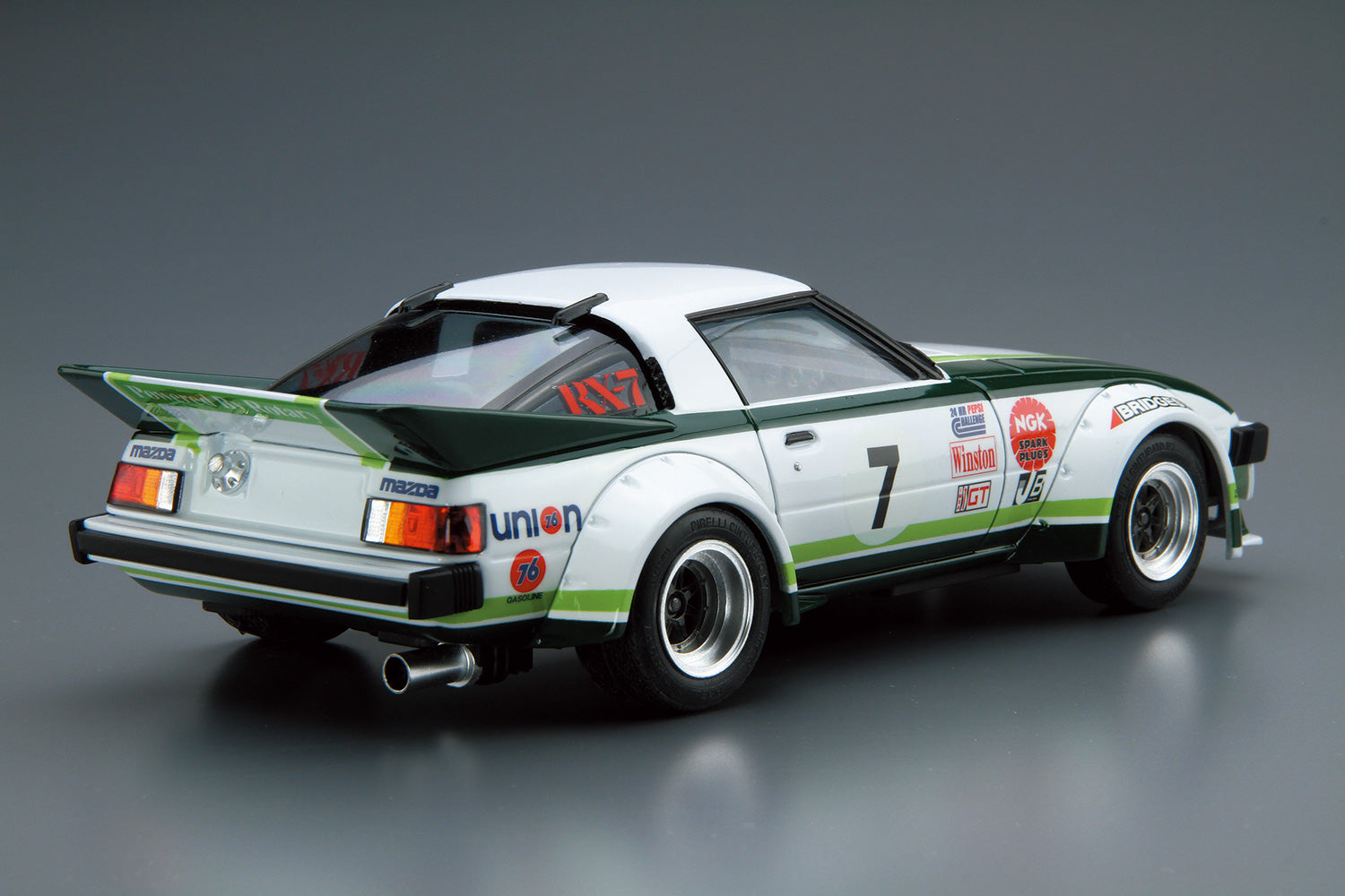Aoshima 22 Mazda 1979 SA22C RX-7 Daytona 1/24 Model Kit