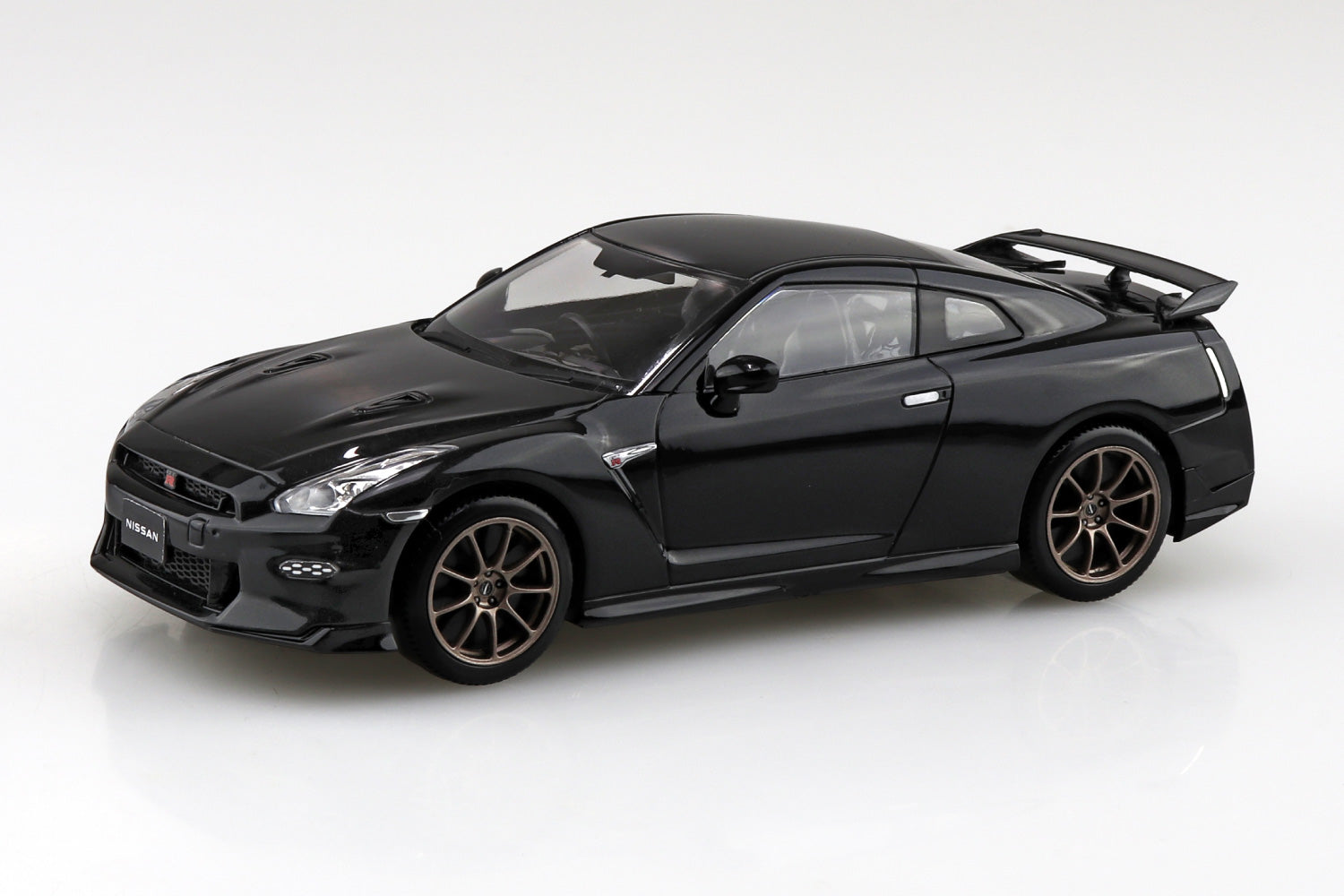 Aoshima 03-MB Nissan R35 GT-R 2024 (Meteor Flake Black Pearl) Snap Kit 1/32 Model Kit