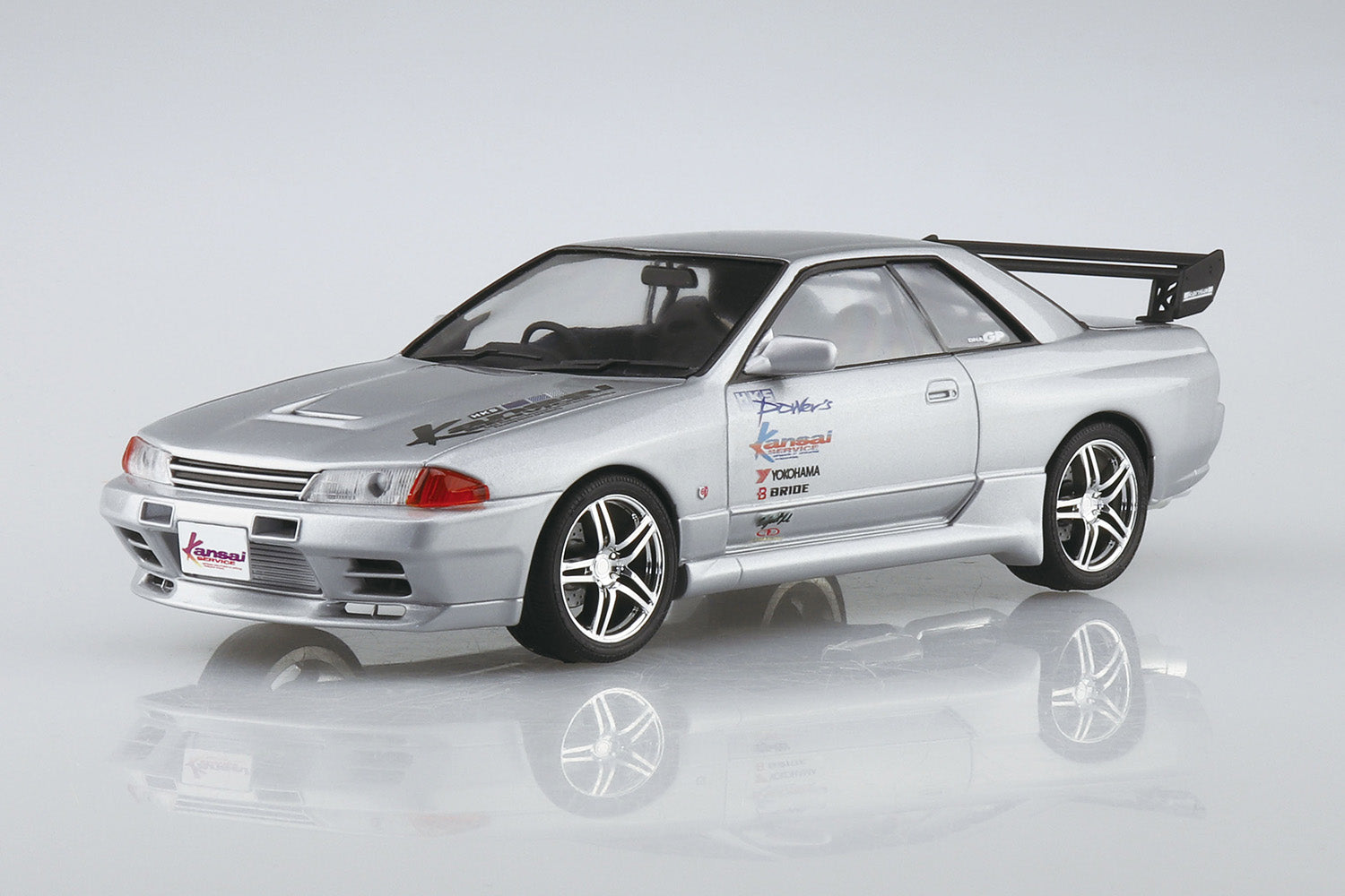 Aoshima 76 Nissan 1990 HKS Kansai BNR32 Skyline GT-R 1/24 Model Kit