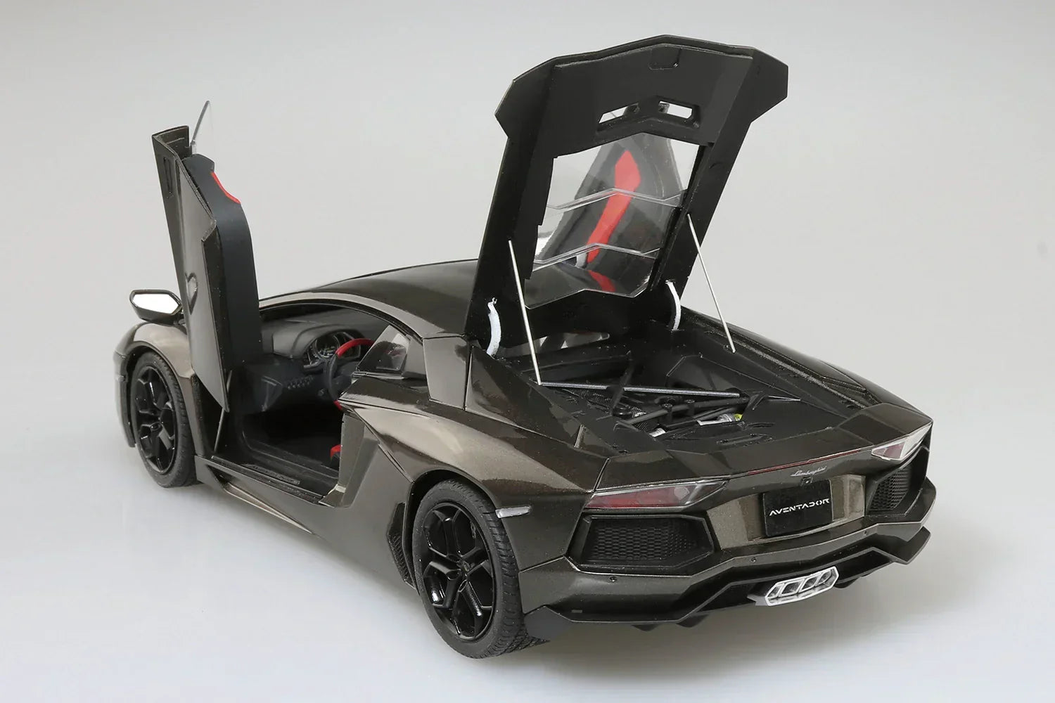 Aoshima 04 2011 Lamborghini Aventador 1/24 Model Kit