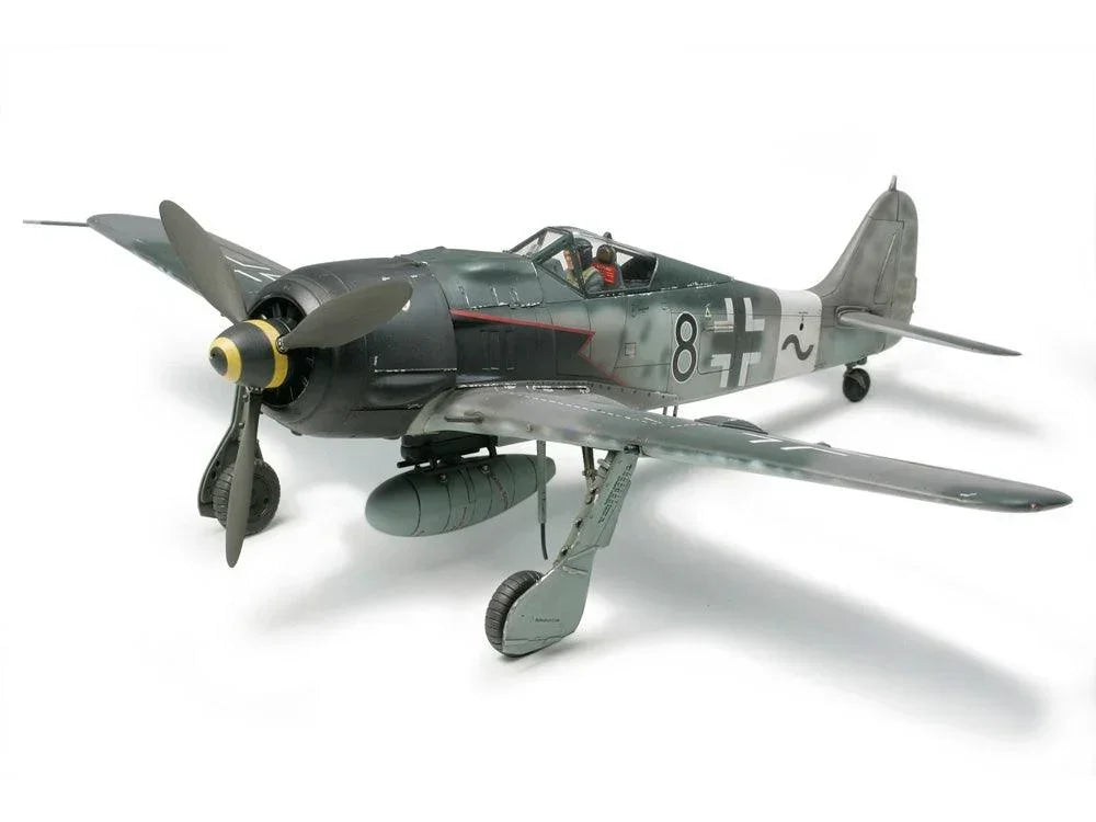 Tamiya 61095 Focke Wulf Fw190 A8 / A8R2 1/48 Model Kit - A-Z Toy Hobby