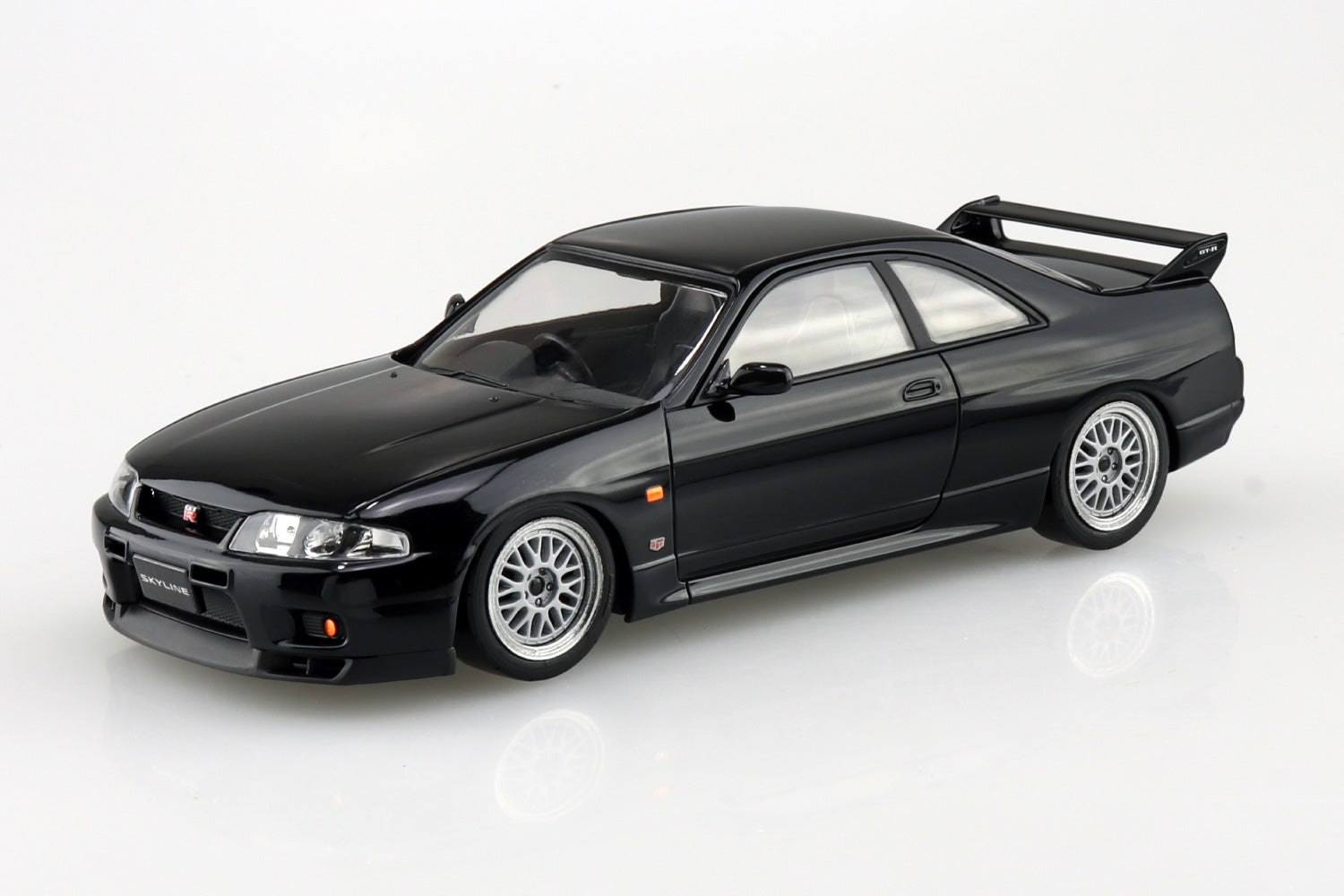 Aoshima Snap Kit 21CU-BK Nissan R33 Skyline GT-R Custom Wheel (Black) 1/32 Model Kit