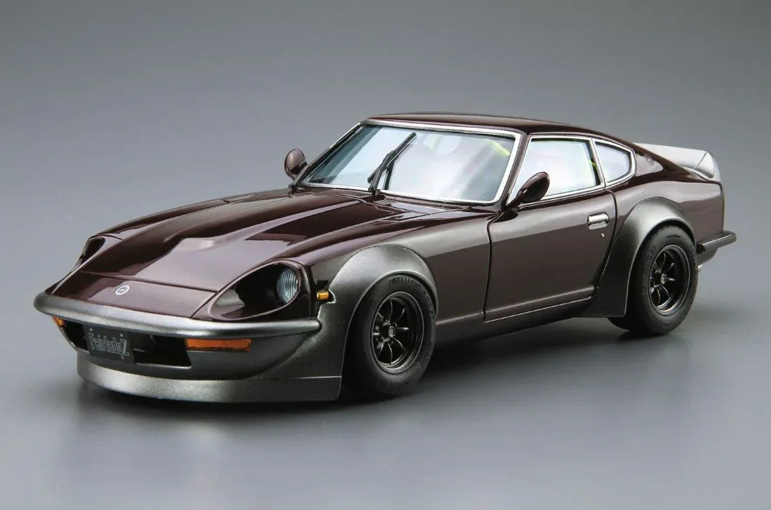 Aoshima 30 Nissan S30 Fairlady Z Aero Custom 1/24 Model Kit - A-Z Toy Hobby