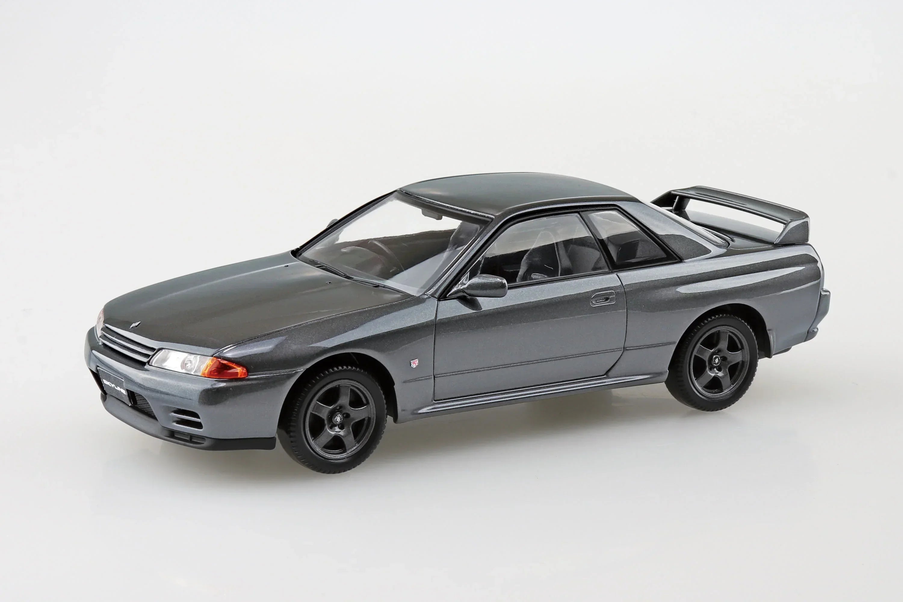 Aoshima Snap Kit 14-GG Nissan R32 Skyline GT-R (Gunmetallic Gray) 1/32 Model Kit