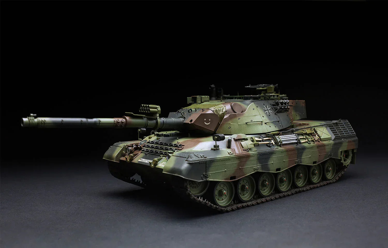 Meng TS-015 German Main Battle Tank Leopard 1 A5 1/35 Model Kit - A-Z Toy Hobby
