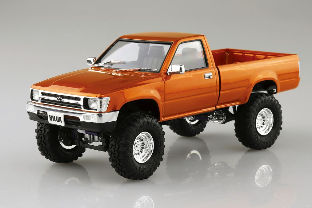 Aoshima 65 1995 Toyota RN80 Hilux Longbed Liftup 1/24 Model Kit