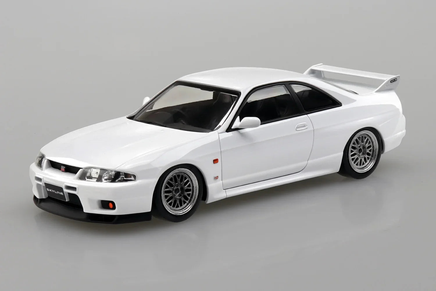 Aoshima Snap Kit 21CU-WE Nissan R33 Skyline GT-R Custom Wheel (White) 1/32 Model Kit