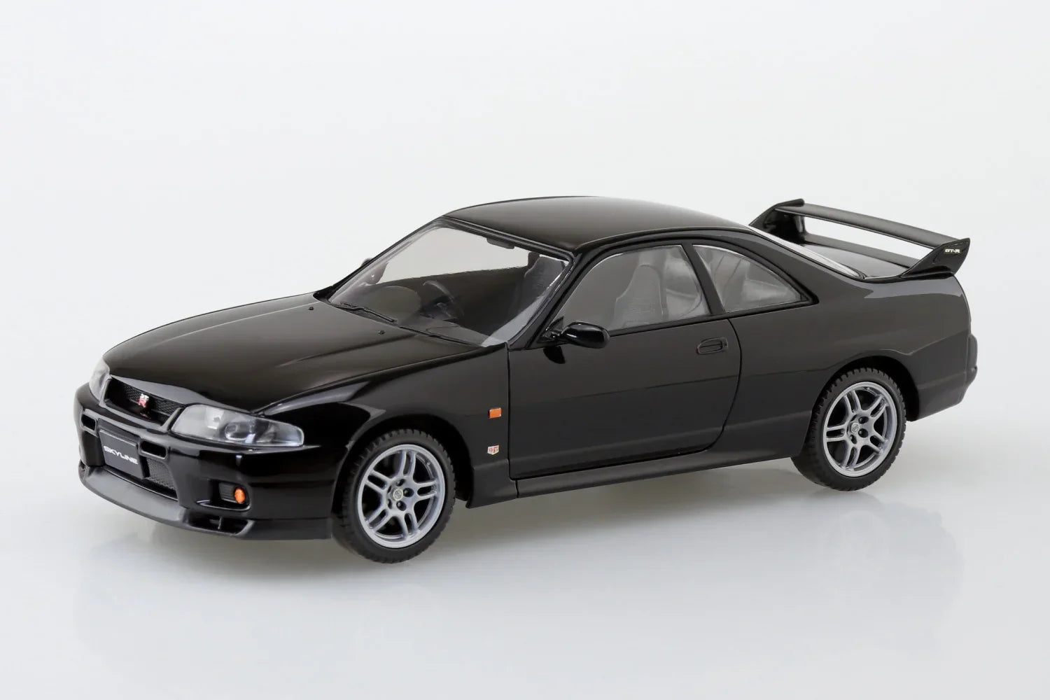 Aoshima Snap Kit 21-BK Nissan R33 Skyline GT-R (Black) 1/32 Model Kit - A-Z Toy Hobby