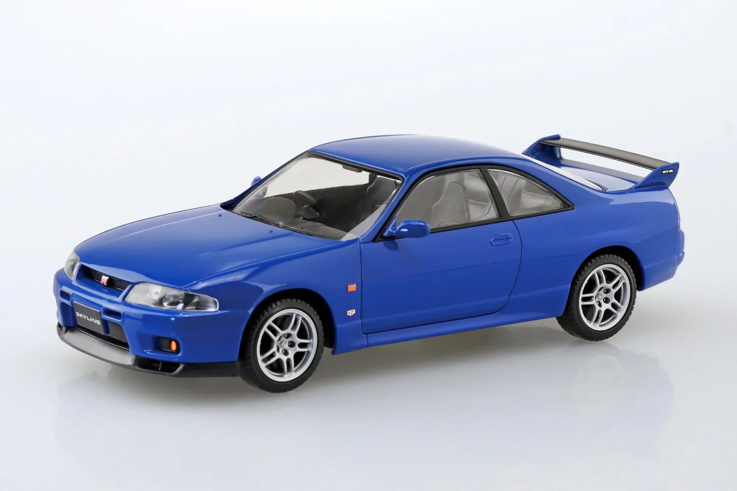Aoshima 21-BE Nissan R33 Skyline GT-R (Blue) Snap Kit 1/32 Model Kit