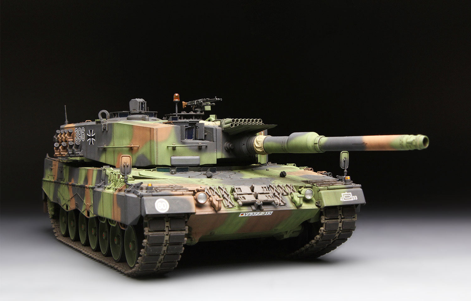 Meng TS-016 German MBT Leopard 2 A4 1/35 Model Kit