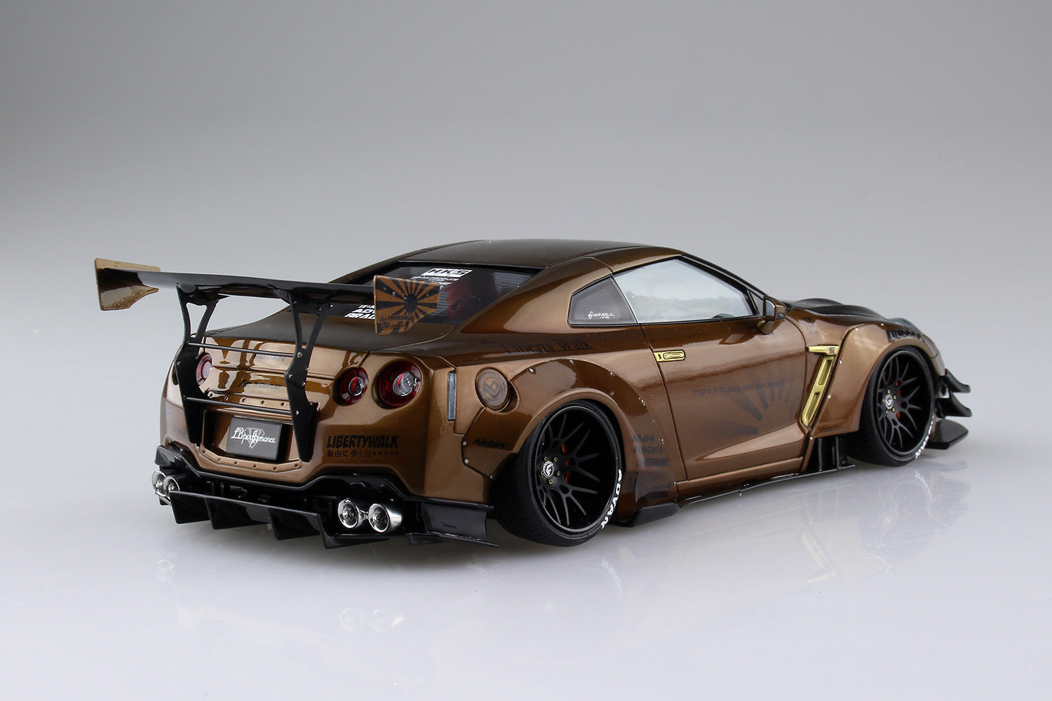 Aoshima LBWK 12 LB-Works R35 GT-R Type 2 Ver.1 1/24 Model Kit