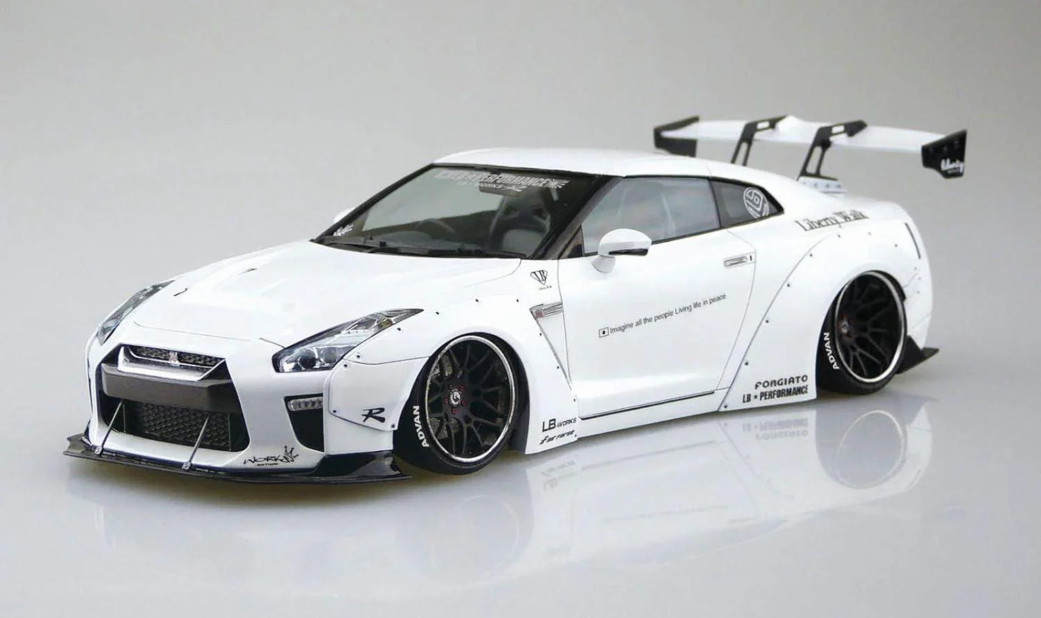 Aoshima 05590 LB-Works R35 GT-R Type 1.5 1/24 Model Kit - A-Z Toy Hobby