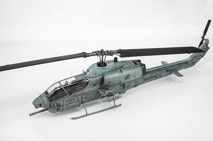 Trumpeter 05116 AH-1W Super Cobra Helicopter 1/35 Model Kit
