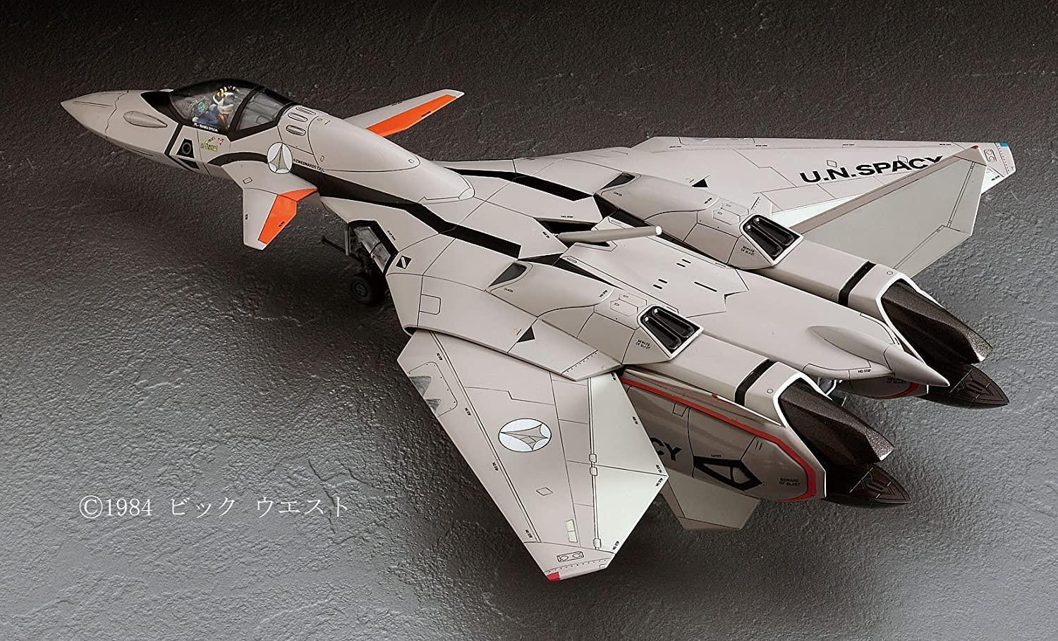 Hasegawa 65722 VF-11B Thunderbolt Macross Plus 22 1/72 Model Kit - A-Z Toy Hobby