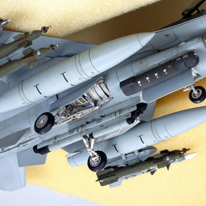 Tamiya 61101 Lockeed F-16C (Block 25/32) 1/48 Model Kit - A-Z Toy Hobby