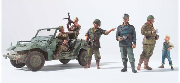 UCHG Code Name Cyclops Set 1/35 Model Kit - Bandai