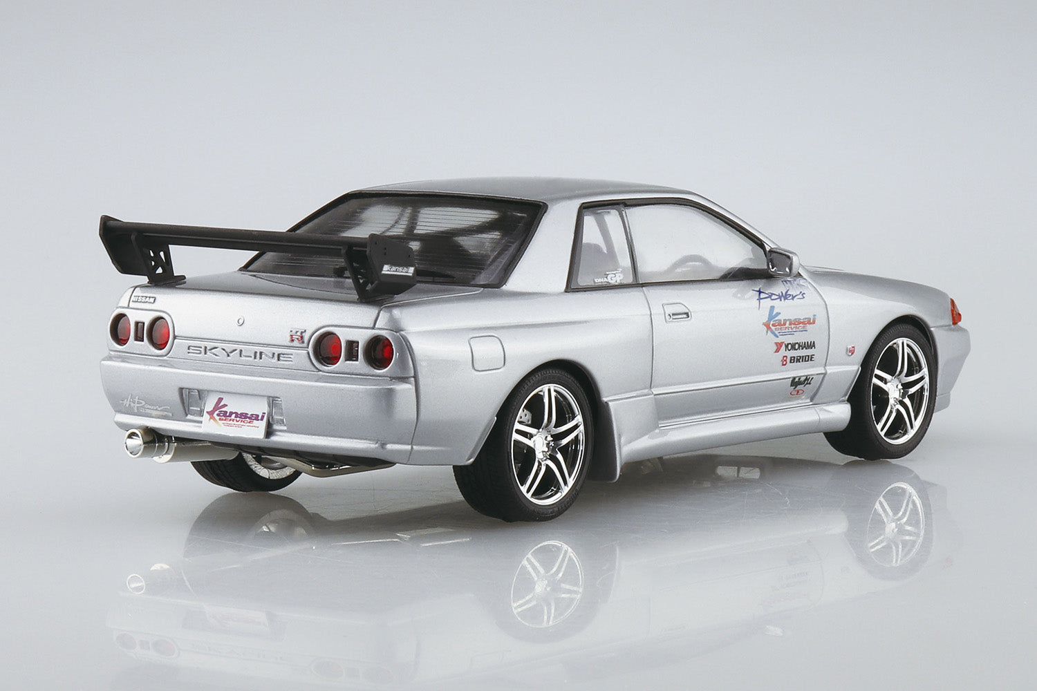 Aoshima 76 Nissan 1990 HKS Kansai BNR32 Skyline GT-R 1/24 Model