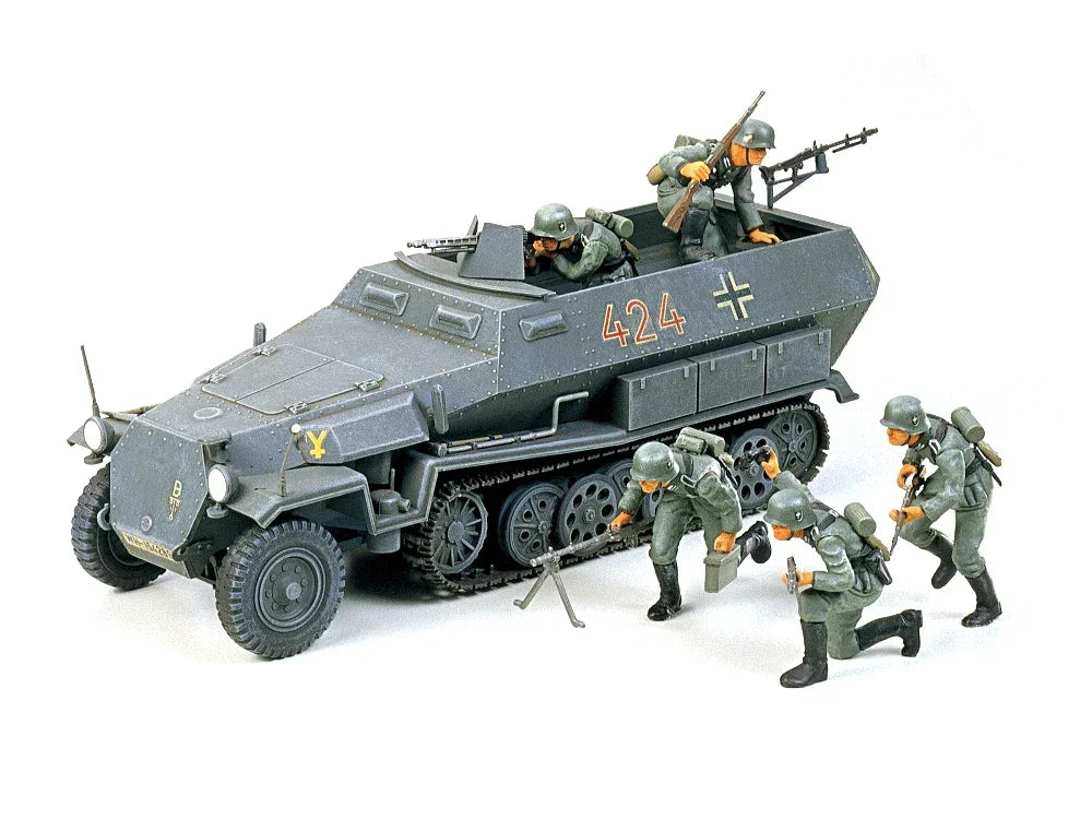 Tamiya 35020 German Hanomag Sdkfz 251/1 1/35 Model Kit - A-Z Toy Hobby