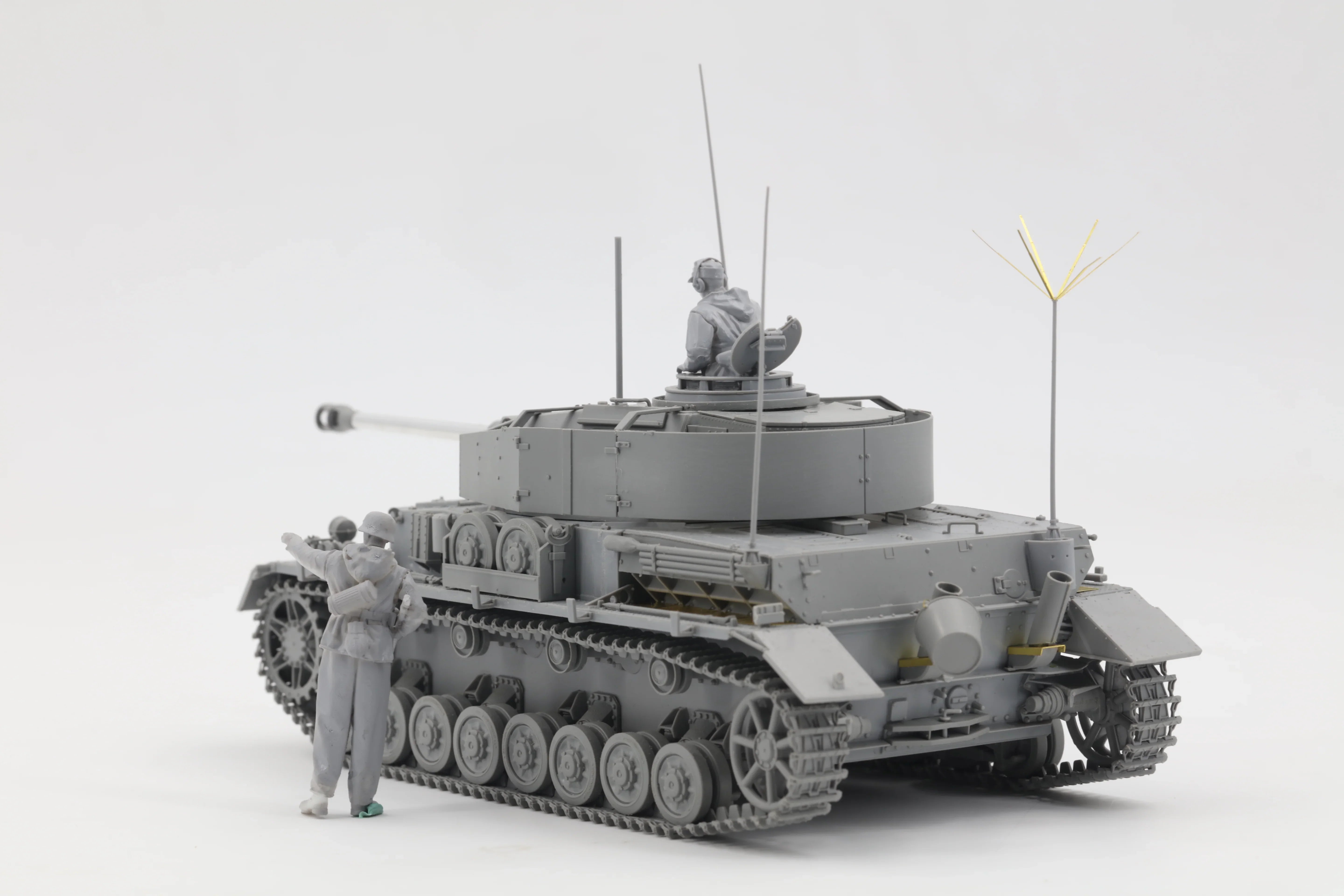 Border Model BT006 Pz. Beob. Wg IV Ausf J 1/35 Model Kit - A-Z Toy Hobby