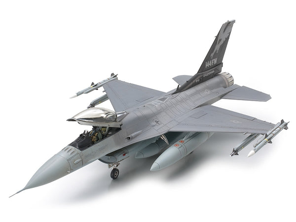 Tamiya 61101 Lockeed F-16C (Block 25/32) 1/48 Model Kit