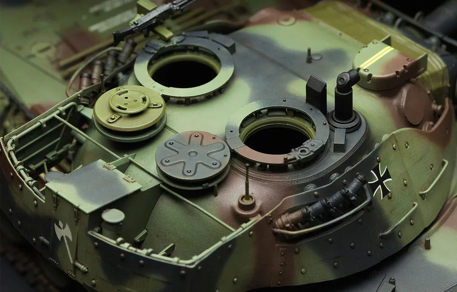 Meng TS-015 German Main Battle Tank Leopard 1 A5 1/35 Model Kit - A-Z Toy Hobby