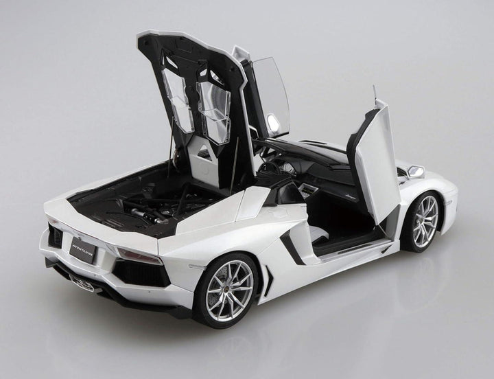 Aoshima 05866 2012 Lamborghini Aventador LP700-4 Roadster 1/24 Model Kit - A-Z Toy Hobby