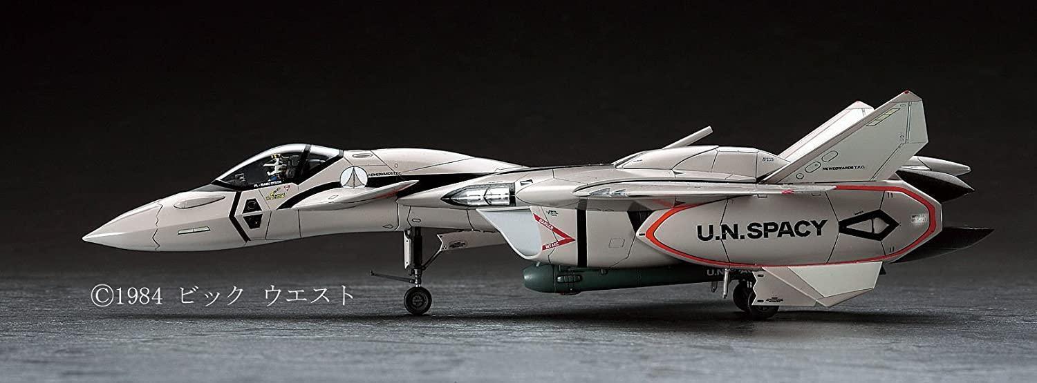 Hasegawa 65722 VF-11B Thunderbolt Macross Plus 22 1/72 Model Kit - A-Z Toy Hobby