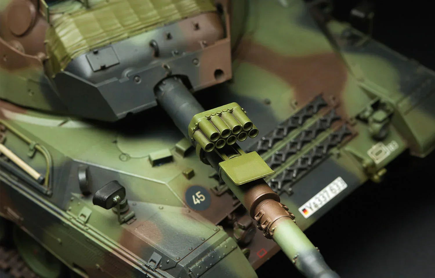 Meng TS-015 German Main Battle Tank Leopard 1 A5 1/35 Model Kit - A-Z Toy Hobby