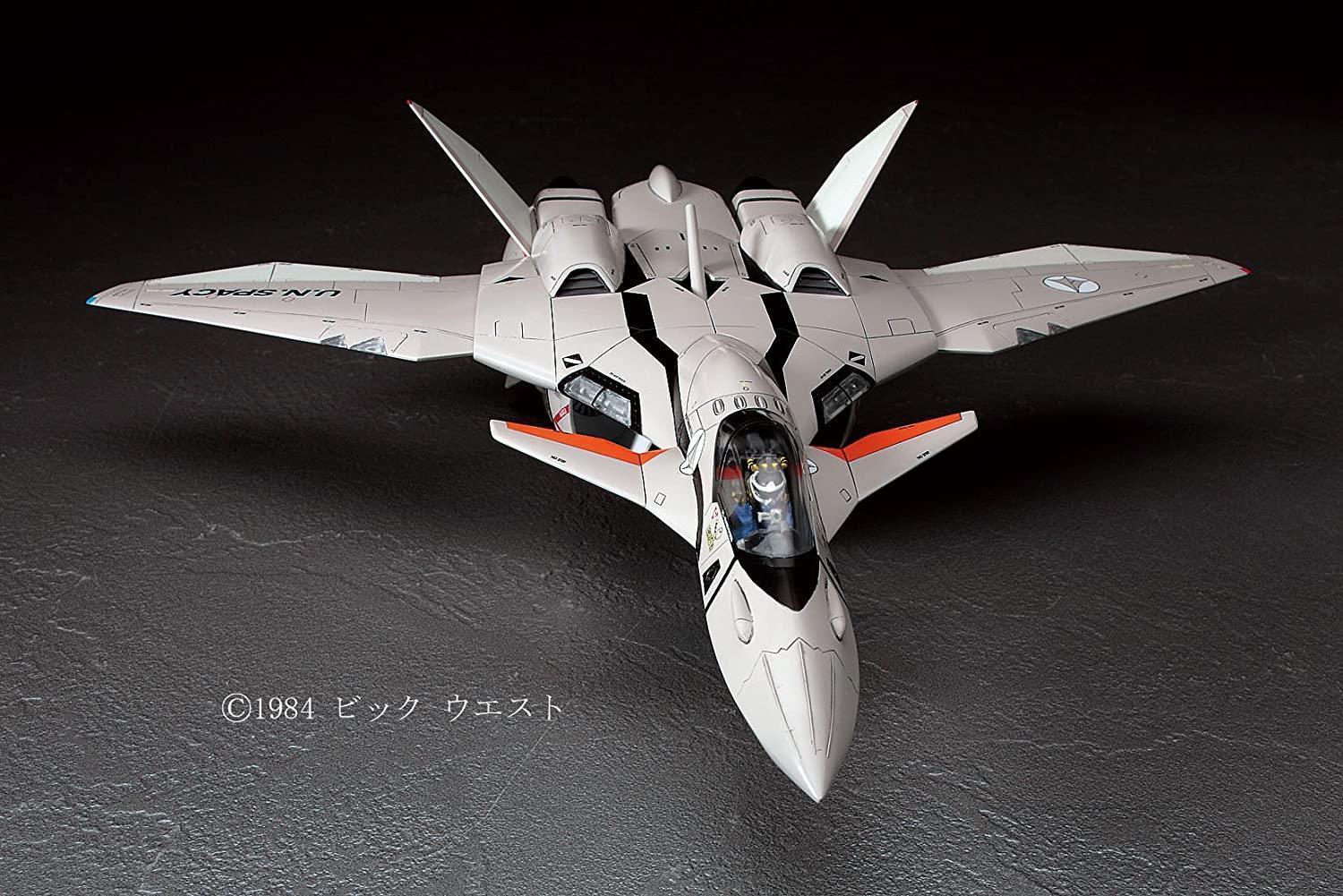 Hasegawa 65722 VF-11B Thunderbolt Macross Plus 22 1/72 Model Kit - A-Z Toy Hobby
