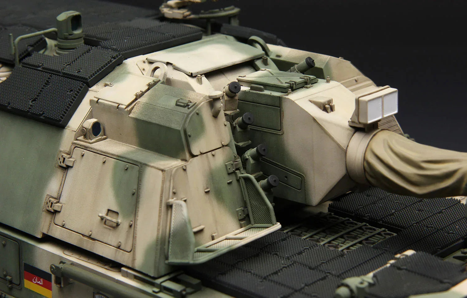 Meng TS-019 German Panzerhaubitze 2000 Self Propelled Howitzer 1/35 Model Kit - A-Z Toy Hobby