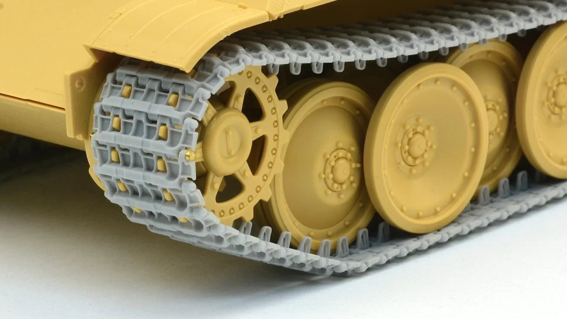 Infini Model Panther One Touch Tracks Early Type 1/35 IMA-35001 - A-Z Toy Hobby