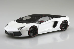 Aoshima 06121 2015 Lamborghini Aventador Pirelli Edition 1/24 Model Kit - A-Z Toy Hobby