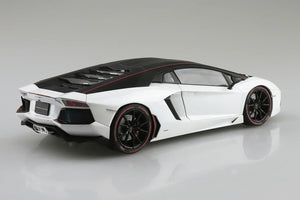 Aoshima 06121 2015 Lamborghini Aventador Pirelli Edition 1/24 Model Kit - A-Z Toy Hobby