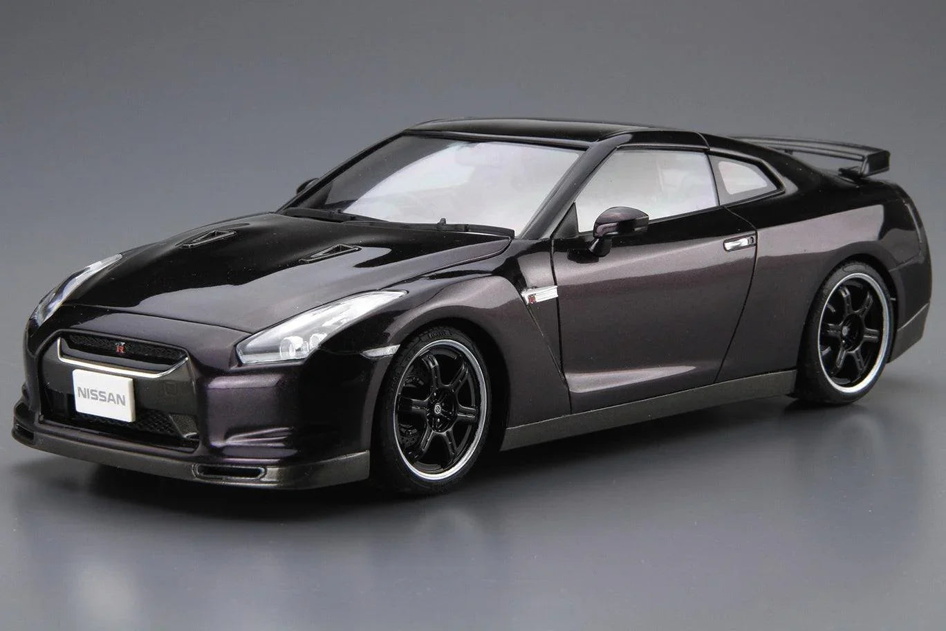 Aoshima 35 Nissan 2009 R35 GT-R Spec-V 1/24 Model Kit - A-Z Toy Hobby