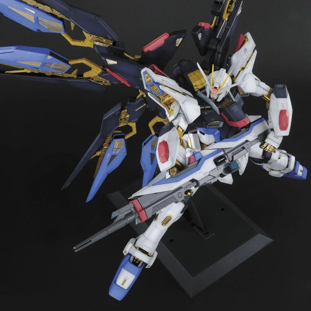 Bandai Strike Freedom Gundam PG 1/60 Model Kit – A-Z Toy Hobby