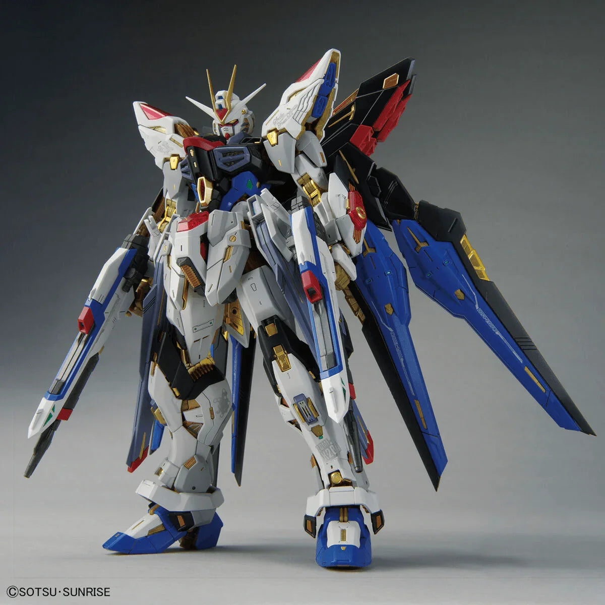 【新品】MGEX 1/100 STRIKE FREEDOM GUNDAM Bandai Strike Freedom Gundam MGEX 1/100 Model Kit - A-Z Toy
