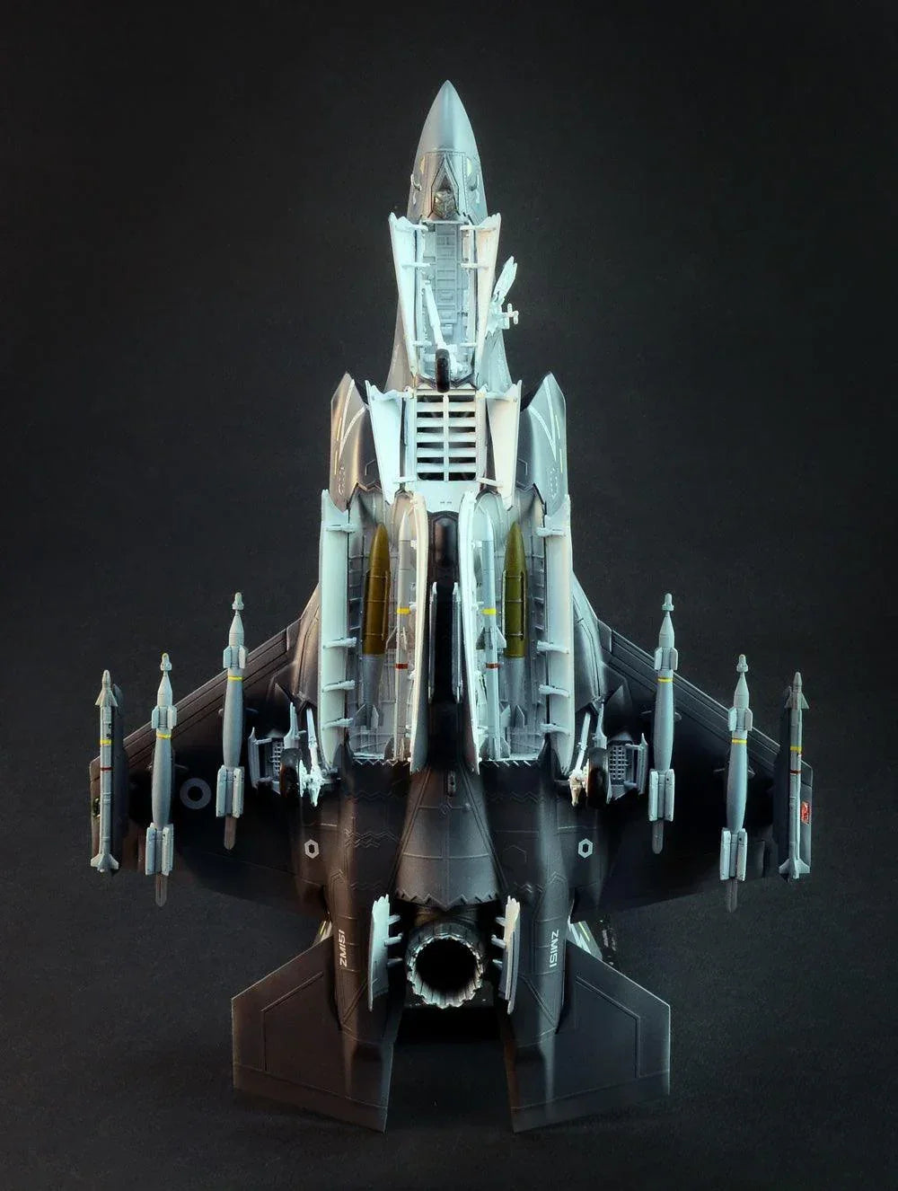 Italeri #2810 F-35 B Lightning II STOVL Version 1/48 Model Kit - A-Z Toy Hobby
