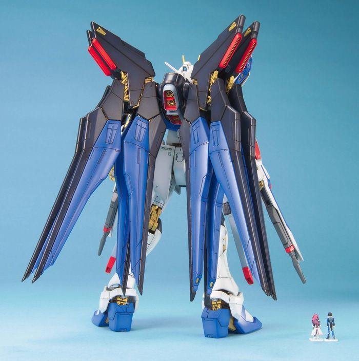 Bandai Strike Freedom Gundam MG 1/100 Model Kit - A-Z Toy Hobby